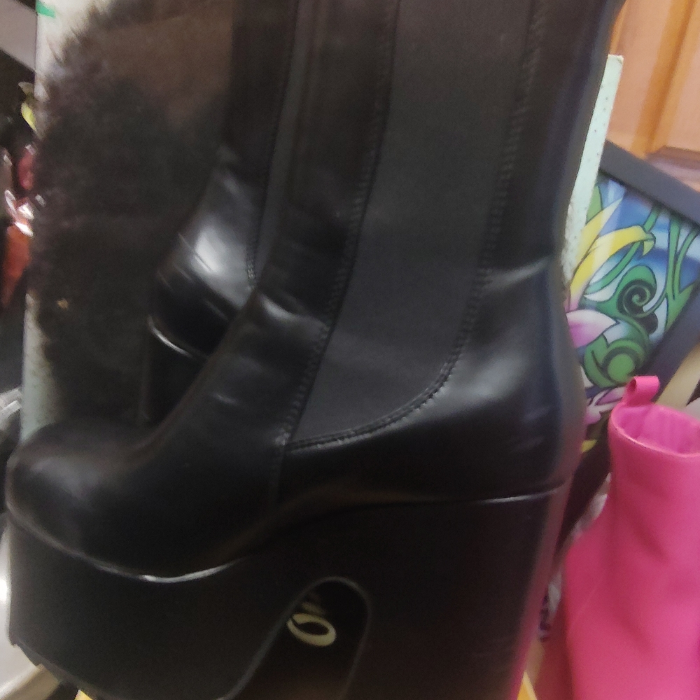 Women’s Black Platform Boots - Sleek Elevated Ankle Boot By Lamoda, Size 7 - Picture 2 of 6
